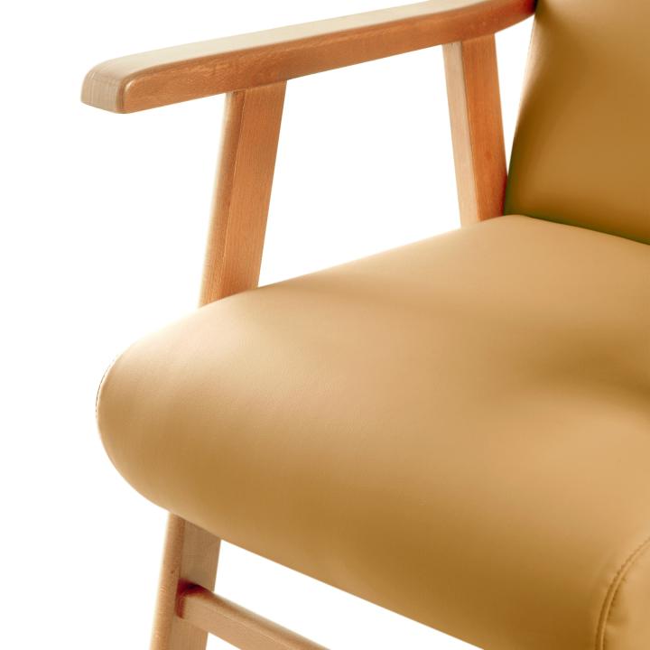 Sillón de madera tapizado BOSTON NOGAL